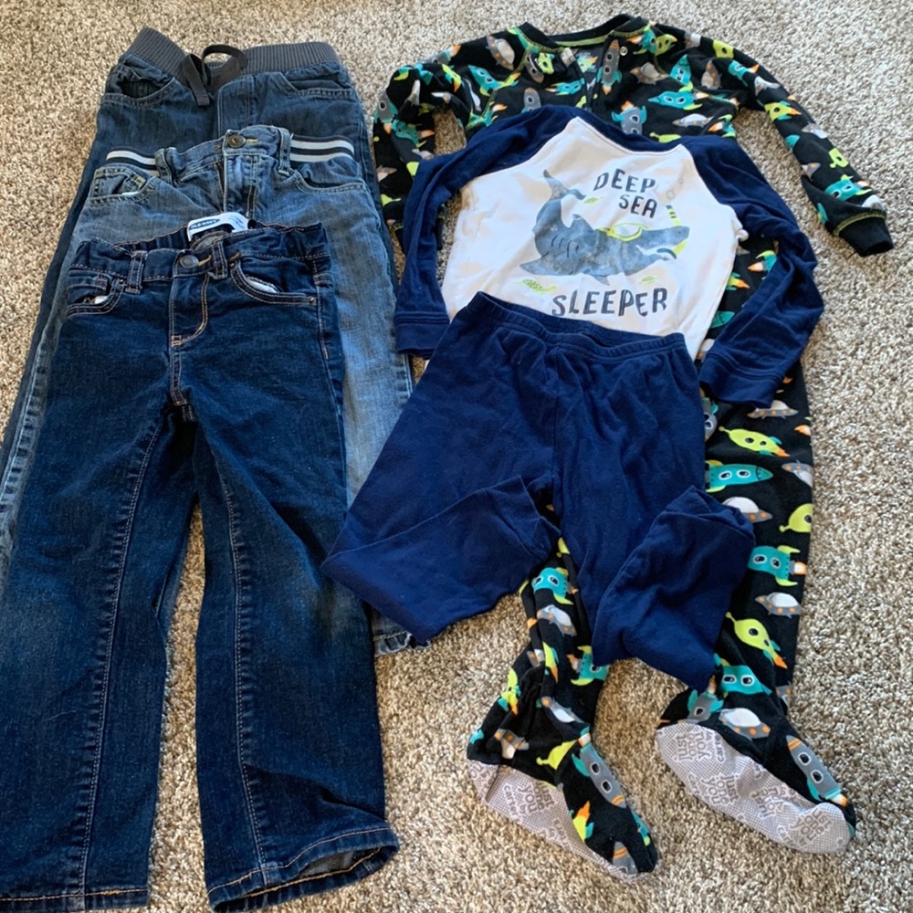 Boys 5T Jeans and Jammies bundle